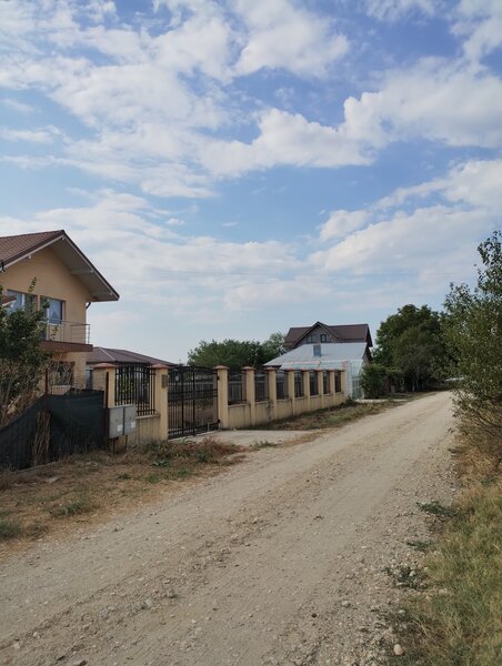 Tartasesti, teren intravilan 3.350 mp, TVA inclus.